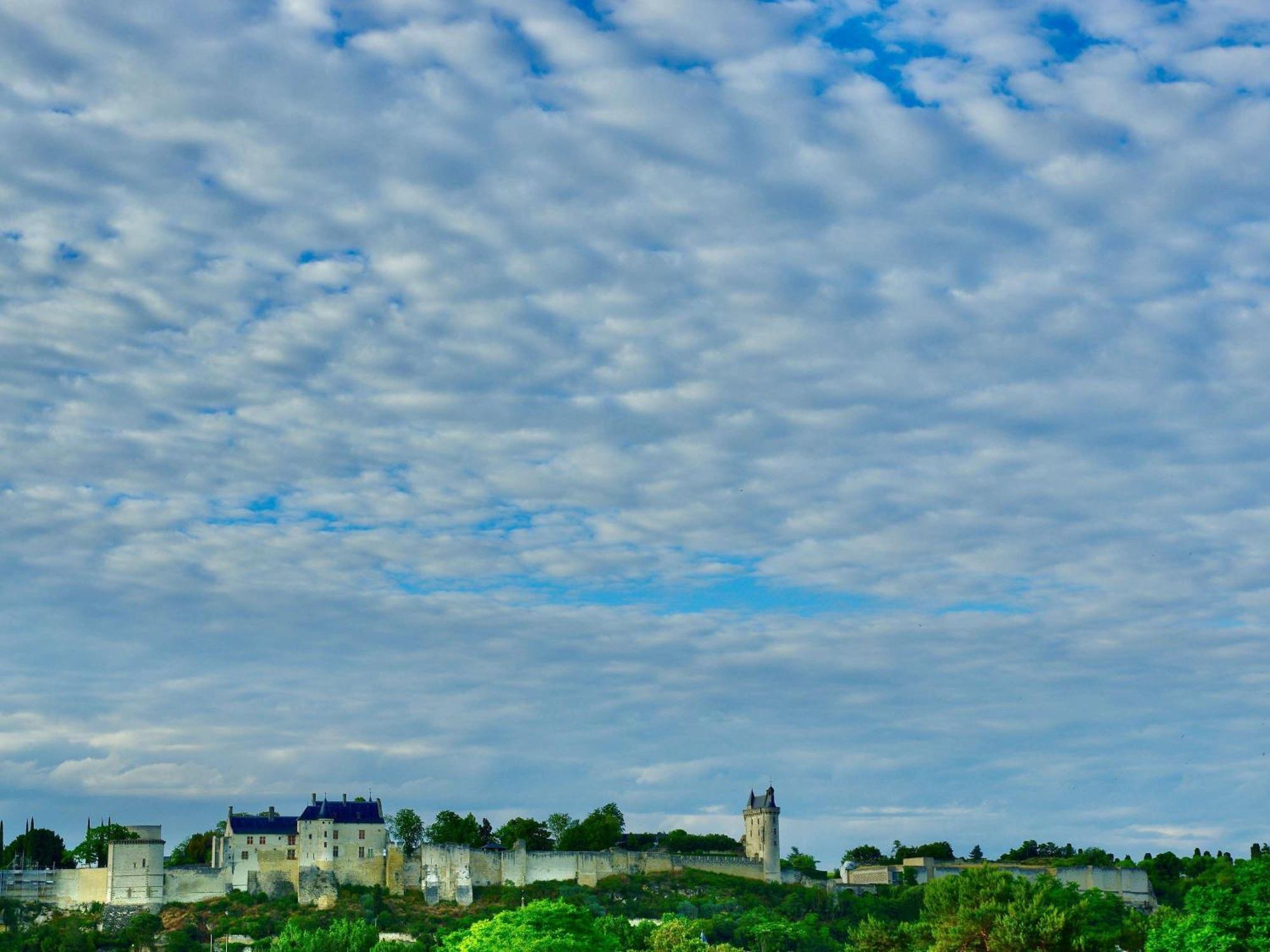 Ibis Styles Chinon Hotell Exteriör bild