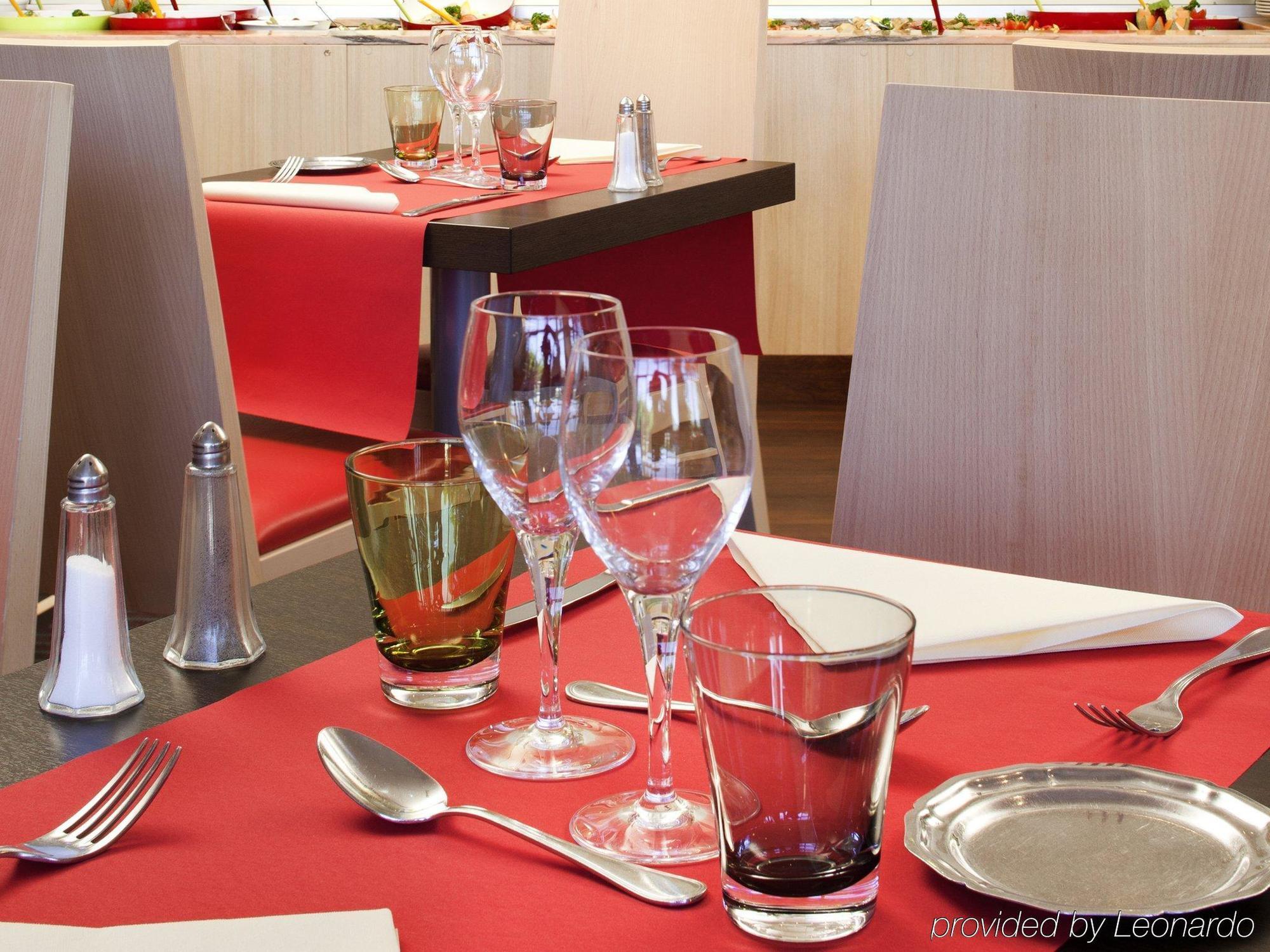 Ibis Styles Chinon Hotell Exteriör bild
